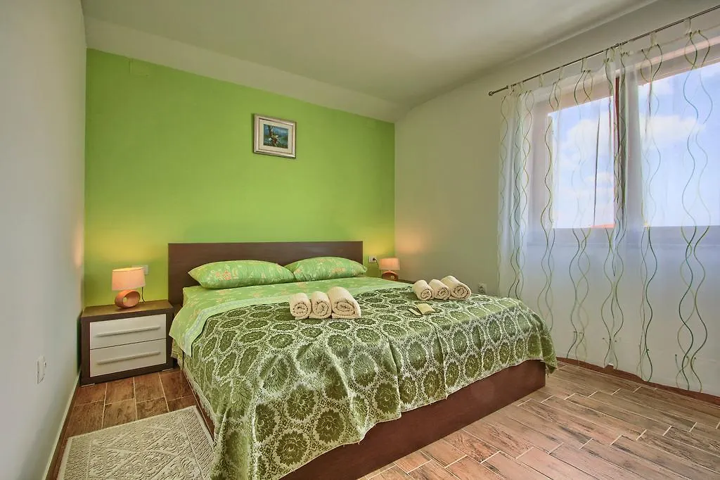 Villa Stokovci 0*,
