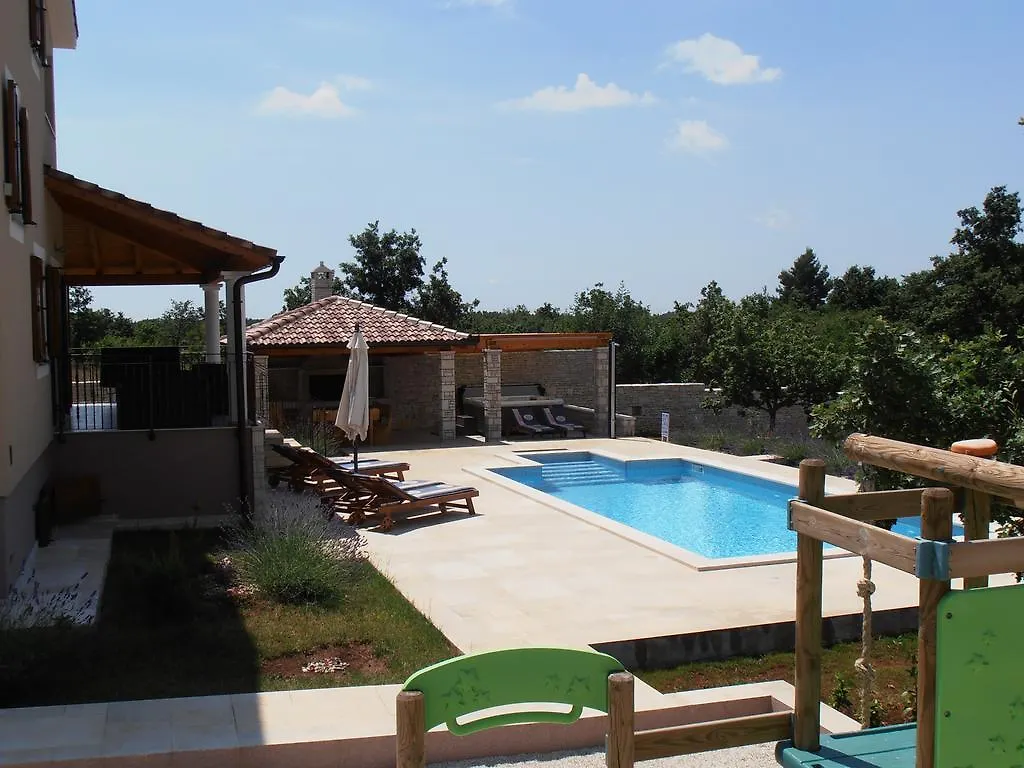 Villa Stokovci 0*,